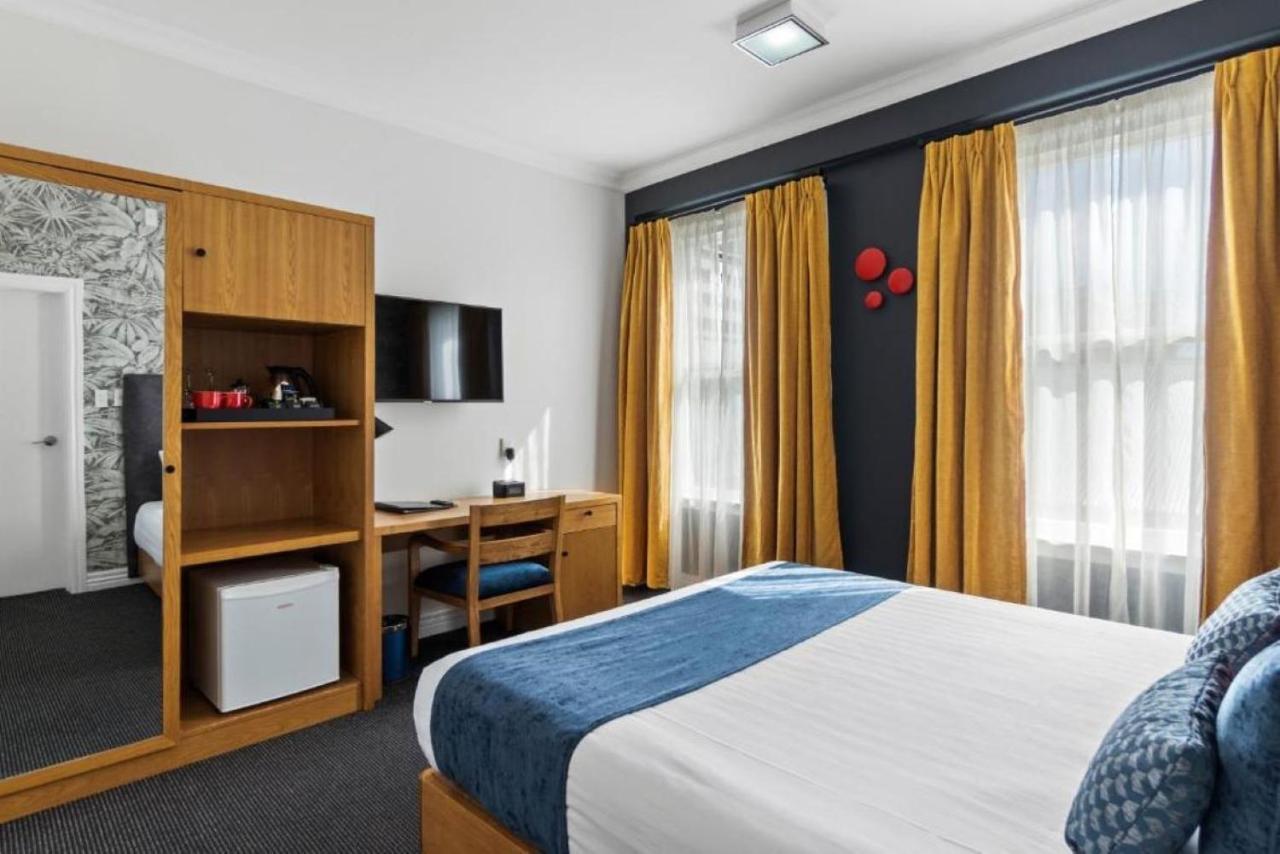 Ramada By Wyndham, Hamilton City Center Exterior photo