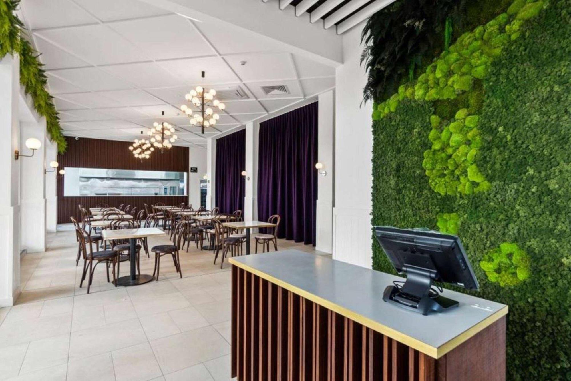 Ramada By Wyndham, Hamilton City Center Exterior photo