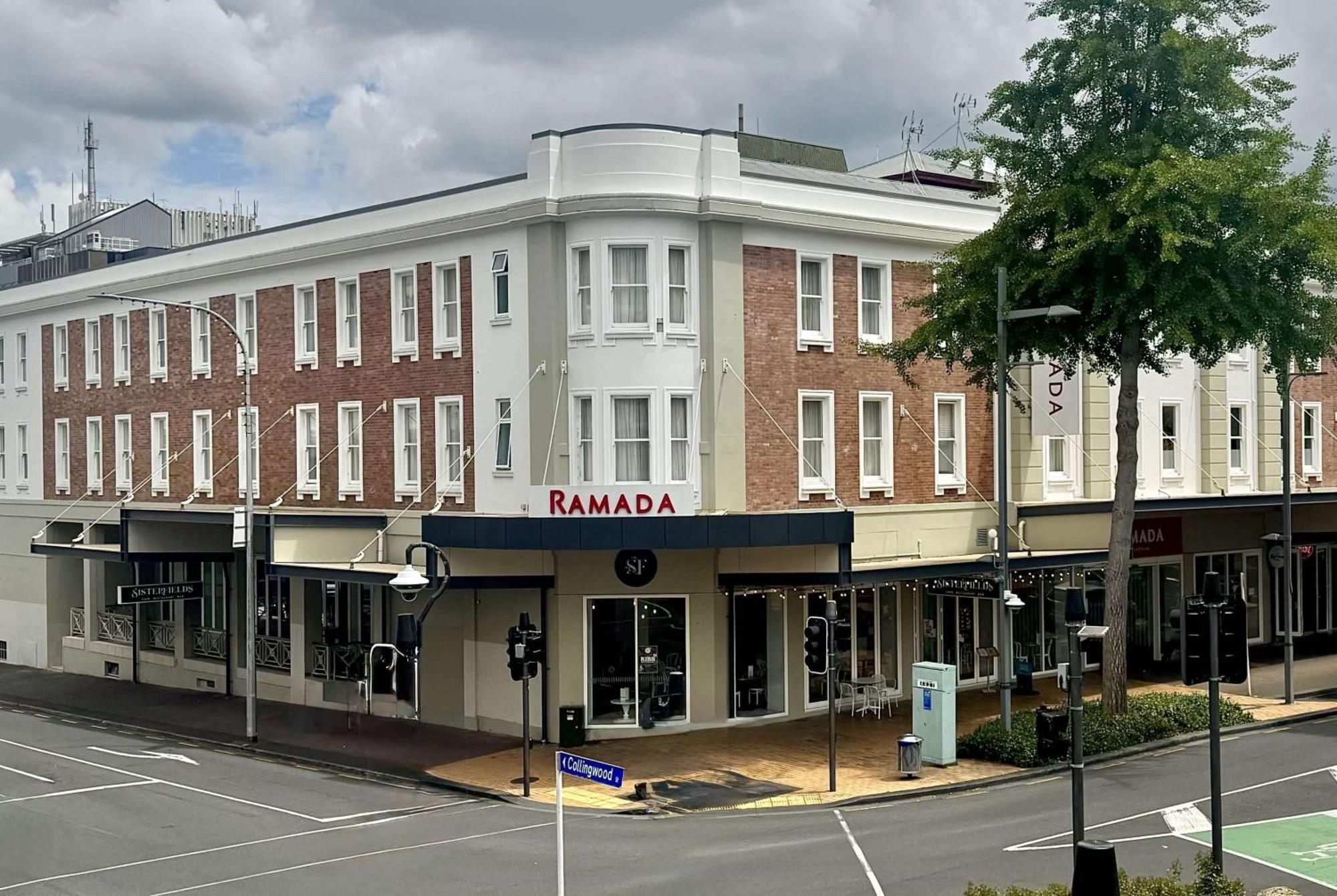 Ramada By Wyndham, Hamilton City Center Exterior photo